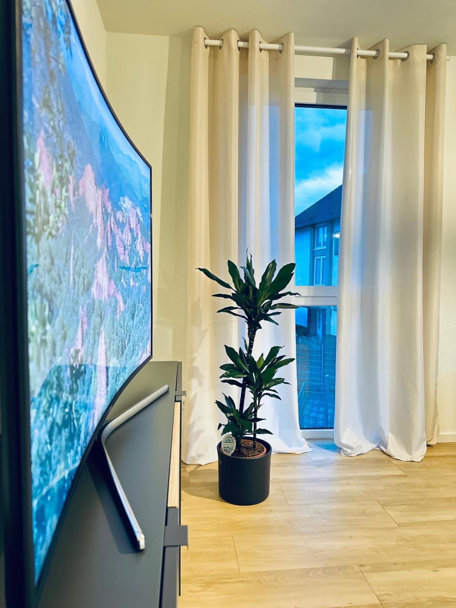 Amao-grey I 86qm I Modernes I 86qm I Balkon, Netflix I Parkplatz I Naehe Europa-park Apartment Rheinhausen