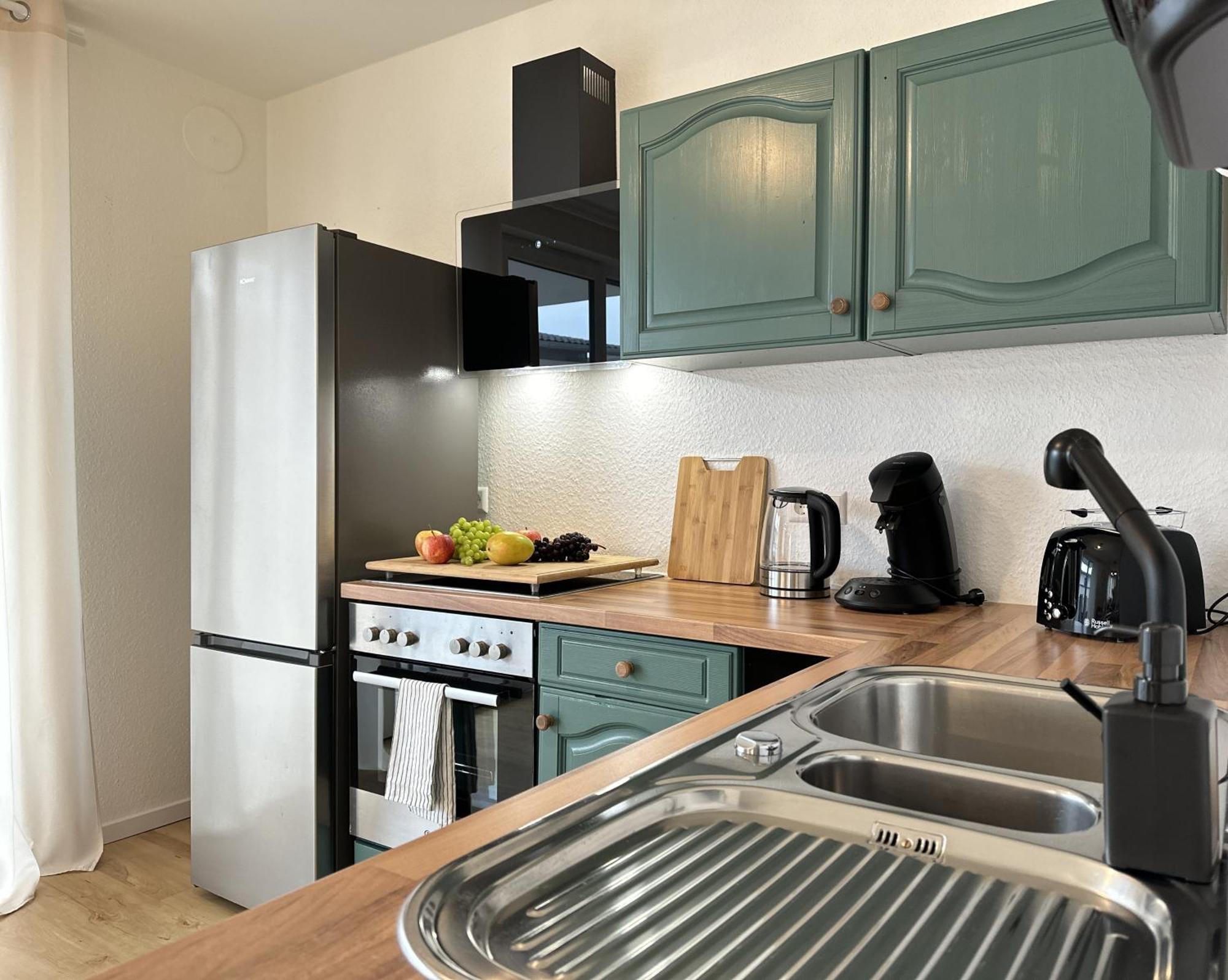 Apartment Amao-grey I 86qm I Modernes I 86qm I Balkon, Netflix I Parkplatz I Naehe Europa-park Rheinhausen